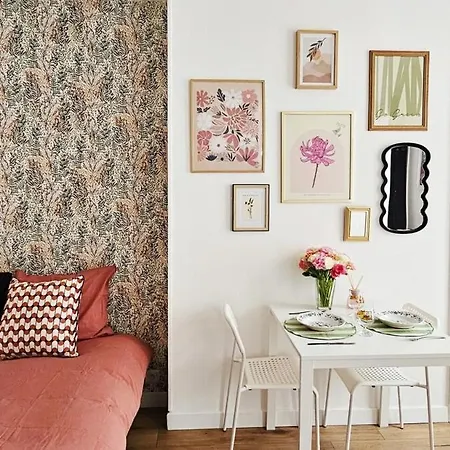 Cozy Little Parisian Nest, Perfect For 2 People Apartment Paris