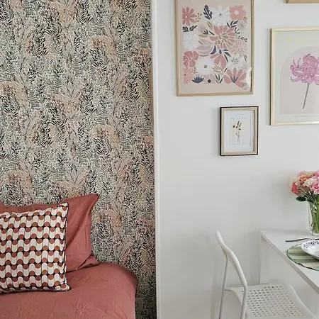 Apartment Cozy Little Parisian Nest, Perfect For 2 People Paris