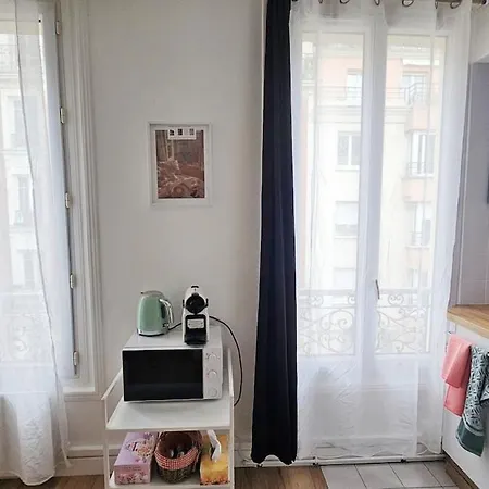Cozy Little Parisian Nest, Perfect For 2 People Paris